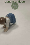 Royal Copenhagen Figur af Kravlende Baby No. 1518