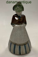 Bing og Grøndahl Figur af Gudrun Meedom Bæch Pige i national dragt no 7205/8