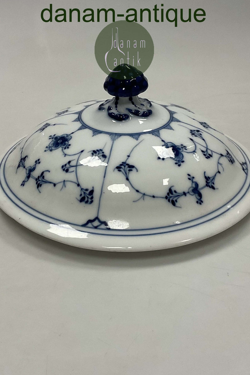 Royal Copenhagen Musselmalet Riflet låg til No. 397