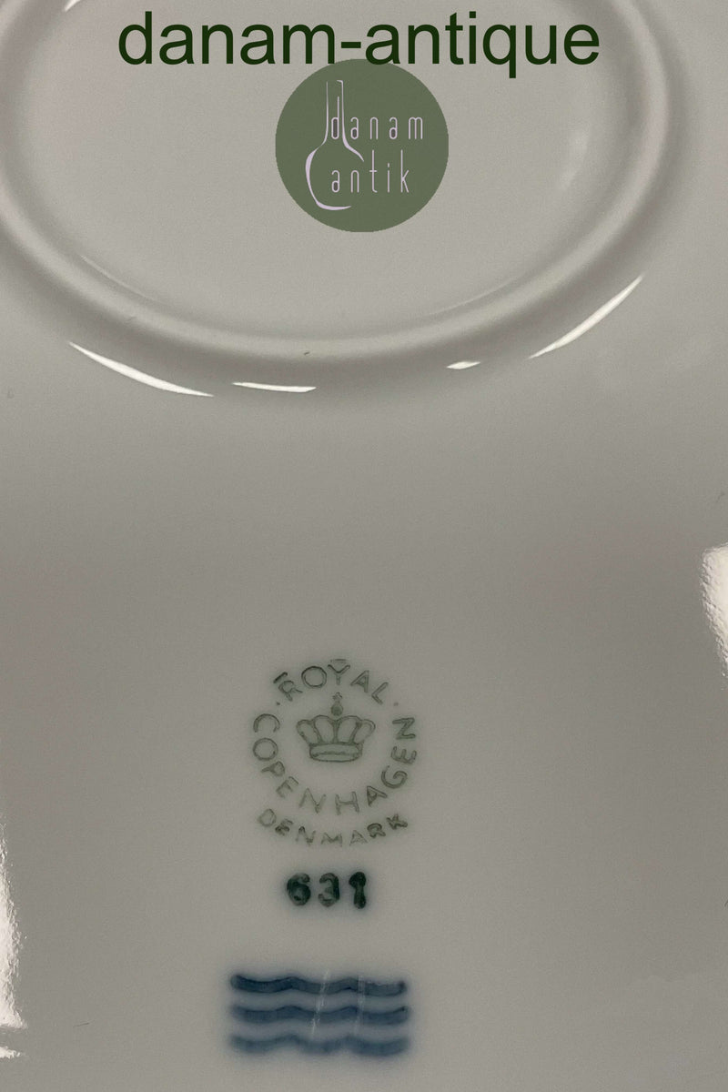 Royal Copenhagen Hvid Magnolia med uglasseret relief Buffet Tallerken No 631