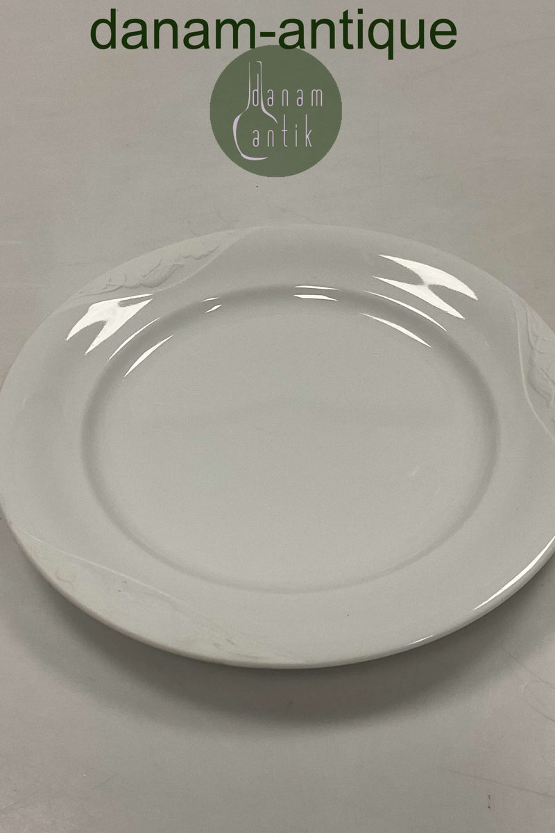 Royal Copenhagen Hvid Magnolia med uglasseret relief Kagetallerken No 617