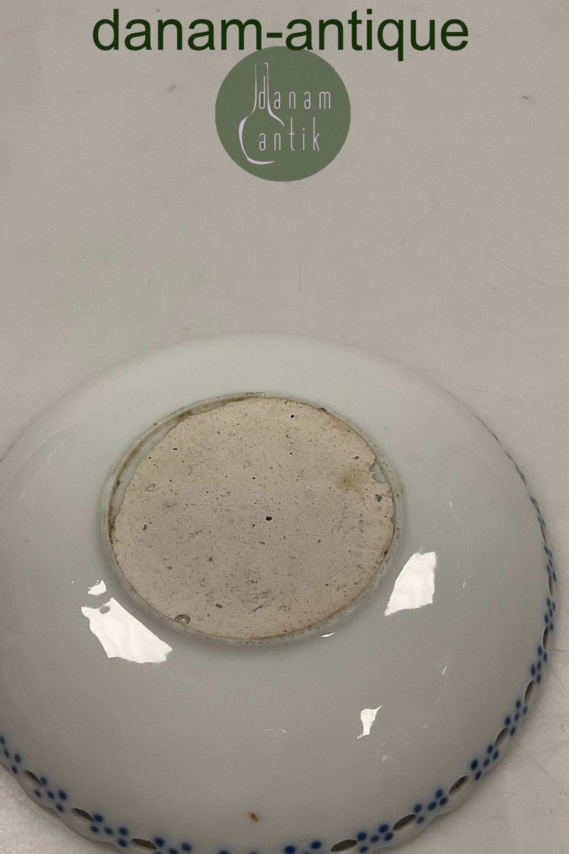 Royal Copenhagen  Musselmalet Helblonde Askebæger / Platte med Sølvmønt No 1/1009