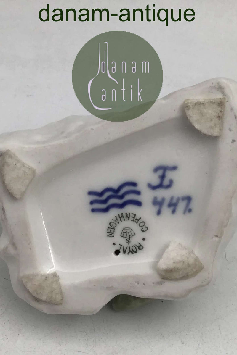 Royal Copenhagen Art Nouveau Brevvægt Frø No. 447 C. Frederik Ludvigsen