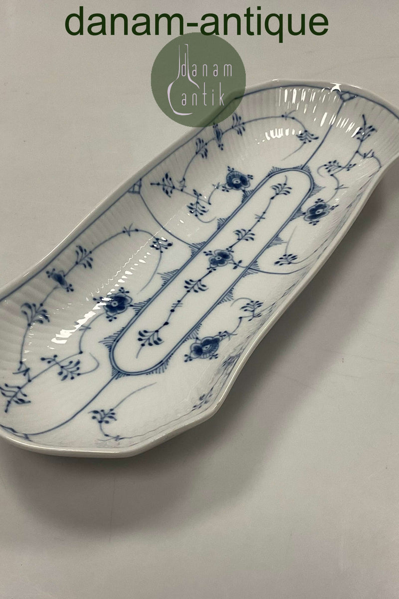 Royal Copenhagen Musselmalet Riflet aflangt Fad No. 297