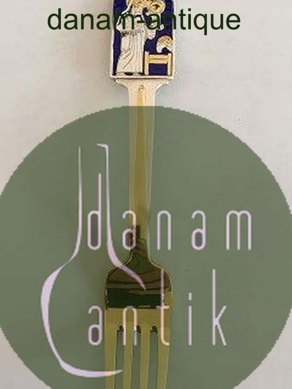 A. Michelsen 1934 Julegaffel Forgyldt Sterling Sølv med Emalje.