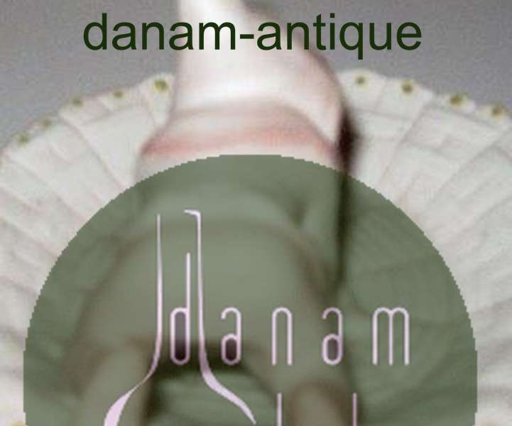 Porcelæns Nissemand på en lille skål