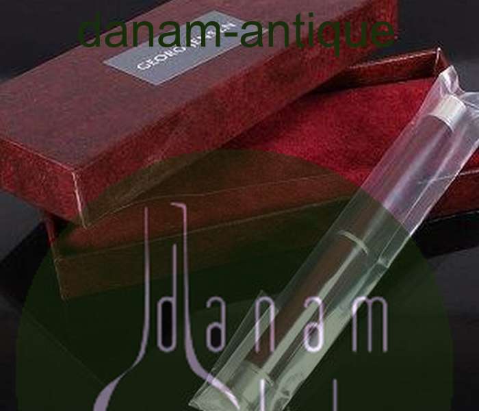 Georg Jensen. Fyldepen af sterlingsølv, med bordeaux kinalak, pennespids af 18K. Fin Spids