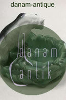 Ditmar Urbach, Tschechoslowakei, Eisbärenfigur an Schuppen im Eis