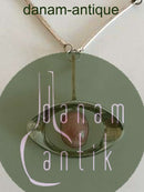 N.E. From ネックレスとペンダント（ピンクの石付き