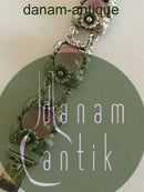 N.E. From スターリングシルバーにピンククォーツをあしらったブレスレット。