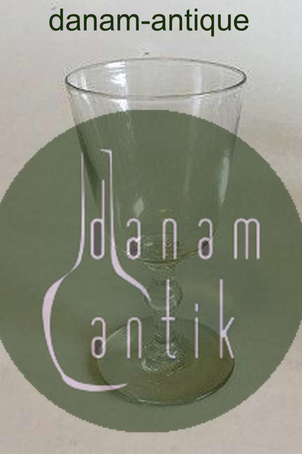 Holmegaard Berlinois Hedvinsglas mit Kugel am Stiel