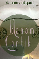 Silbernes Sahnekännchen auf drei Beinen