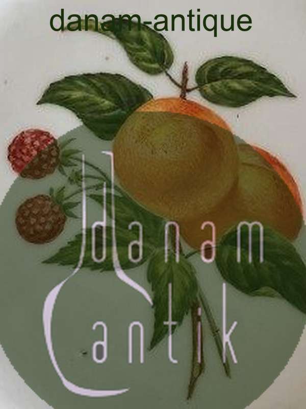 Royal Copenhagen Teller mit handgemaltem Obstmotiv und Goldrand