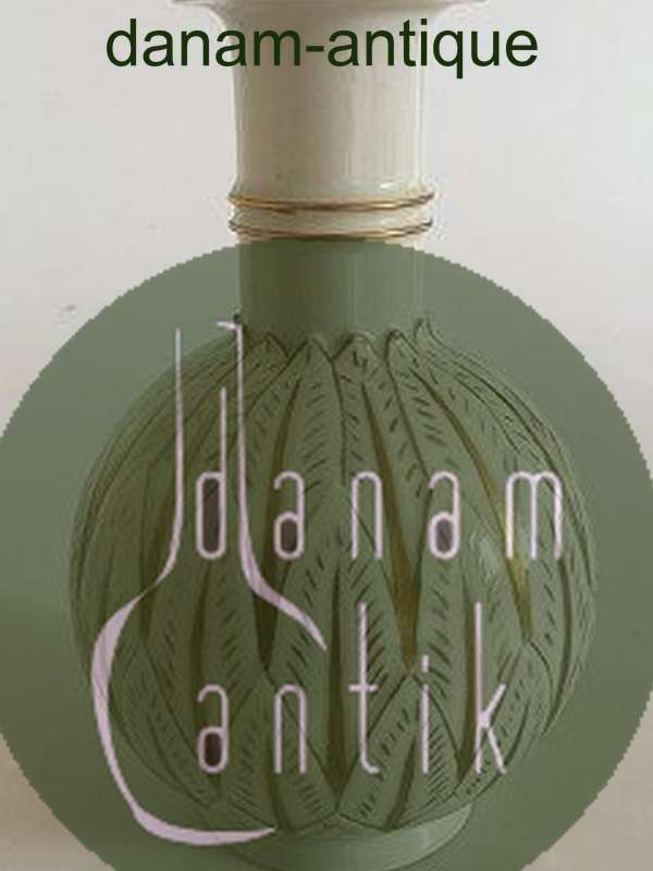 Royal Copenhagen Blanc de Chine Vase mit Gold von Arno Malinowski Nr. 3309