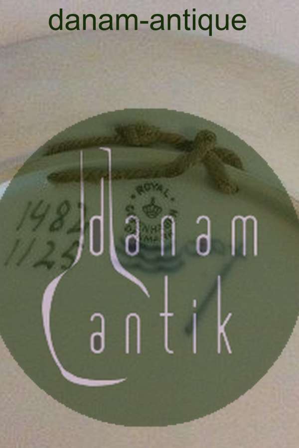 Royal Copenhagen Motiv platte med Blomster No 1482/1125.