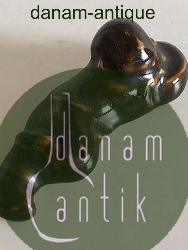 Royal Copenhagen Stentøjs Figur af Lille liggende Budda Dreng. Prøve Glasur