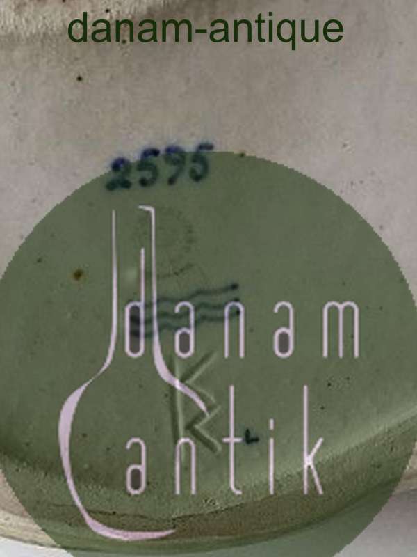 Royal Copenhagen Knud Kyhn Stentøjsfigur af Liggende Tyr No. 2595