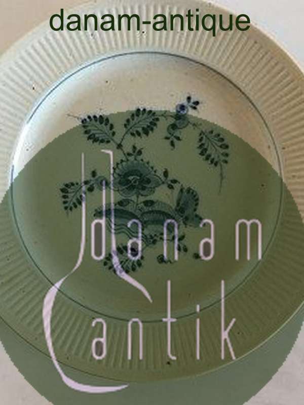 Royal Copenhagen Riflet tallerkenen unika malet af Thorkild Olsen i 1954