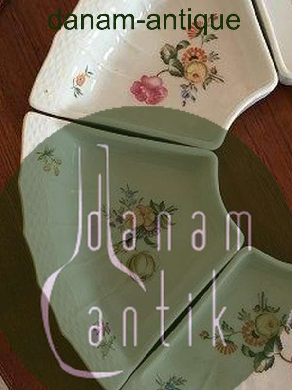 Royal Copenhagen Trelleborg Cabaret Schalen 6 Stück Nr. 1884. mit drehbarem Teakholz Tablett.