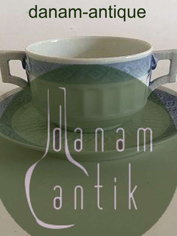 Royal Copenhagen Blå Vifte Bouillonkop med Underkop No. 11565. 35 cl