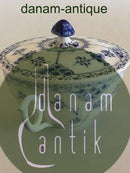 Royal Copenhagen Blaue geriffelte Bouillontasse mit Deckel Nr. 764