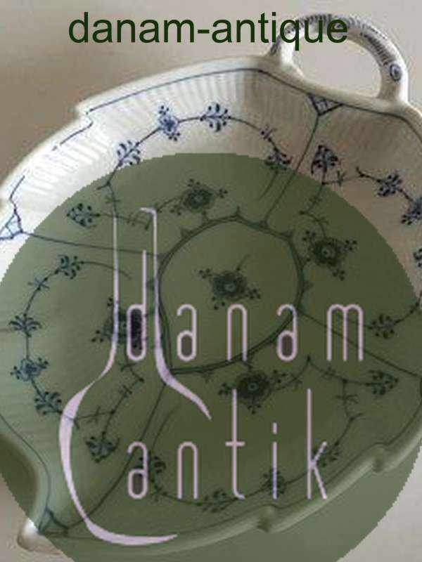 Royal Copenhagen Musselmalet Riflet Bladformet Kagefad No. 145