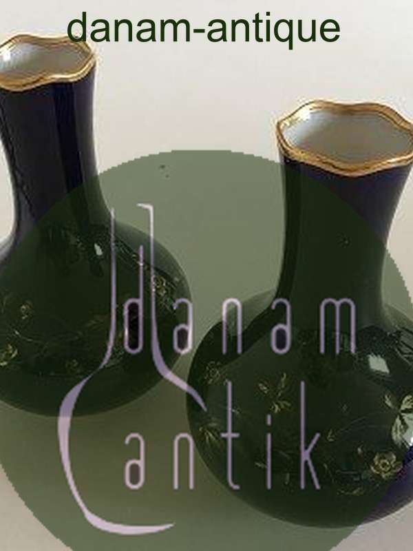 Par Sjældende Royal Copenhagen Art Nouveau Cobolt Blå Vaser med guld dekoration med sjældende blå eksport stempler. Nok til Rusland