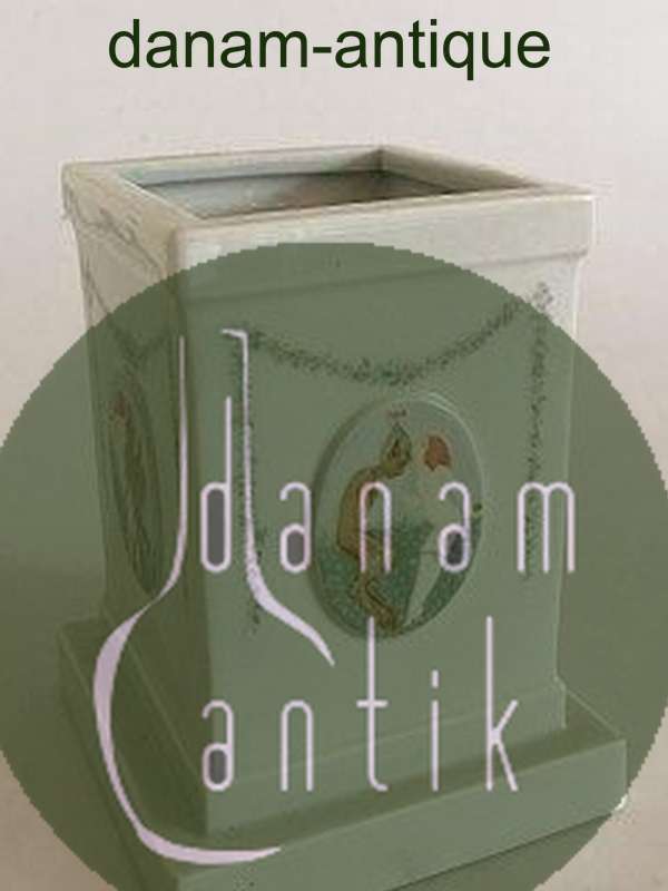 Royal Copenhagen Overglasur Sokkel Vase Med Motiver af Faune og Elverpiger Gerhard Henning