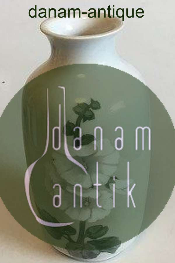 Royal Copenhagen Art Nouveau vase No 2526/2770 PMN