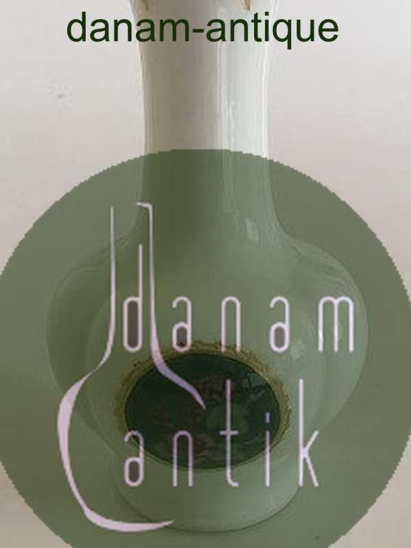 Royal Copenhagen Vase No 1981/1557 med Guldkant og Blomstermotiv