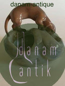 Royal Copenhagen Art Nouveau Hund på høj No skål  693. Måler 11cm høj, perfekt stand og 1st sortering