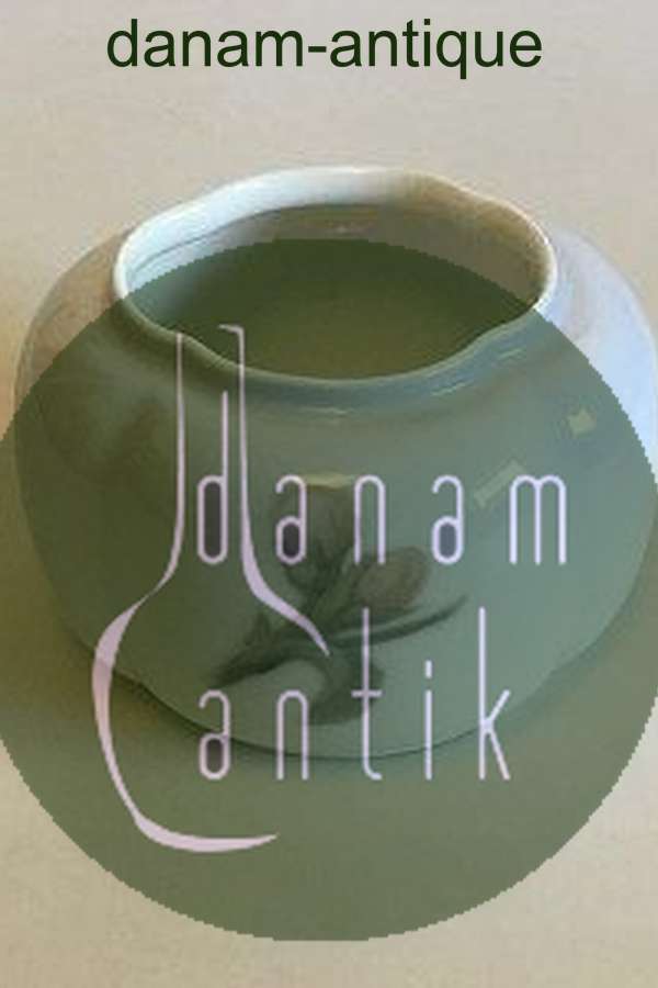 Royal Copenhagen Art Nouveau vase No 53/424 PMN