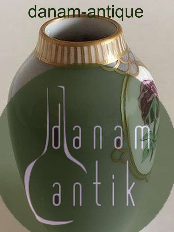 Royal Copenhagen Art Nouveau Vase No 239 med guld