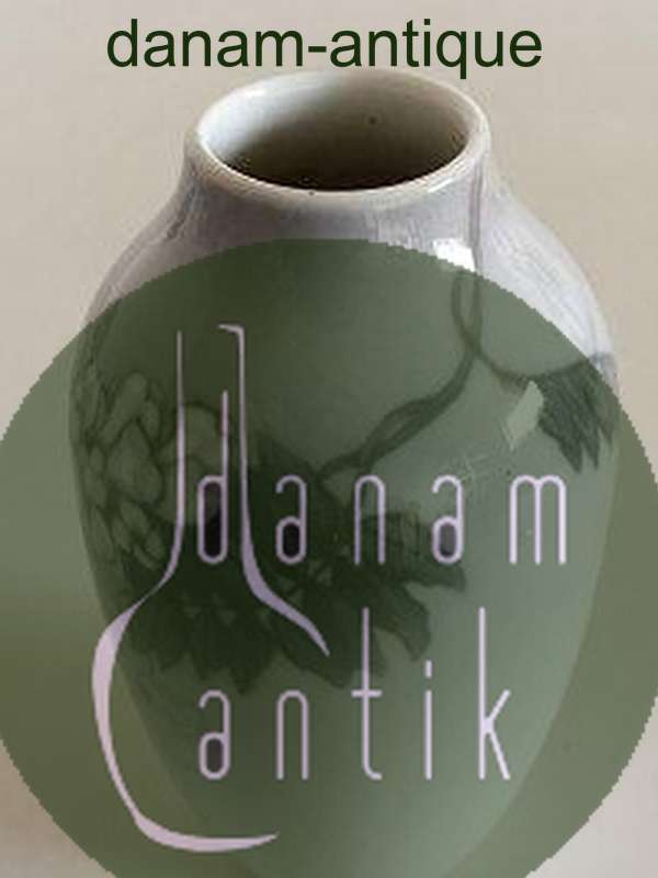 Royal Copenhagen Art Nouveau Vase med Blomstermotiv No 1305/239