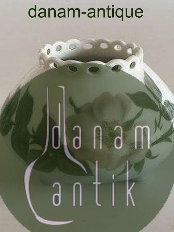 Royal Copenhagen Art Nouveau Vase med Gennembrudt Kant No 173/159