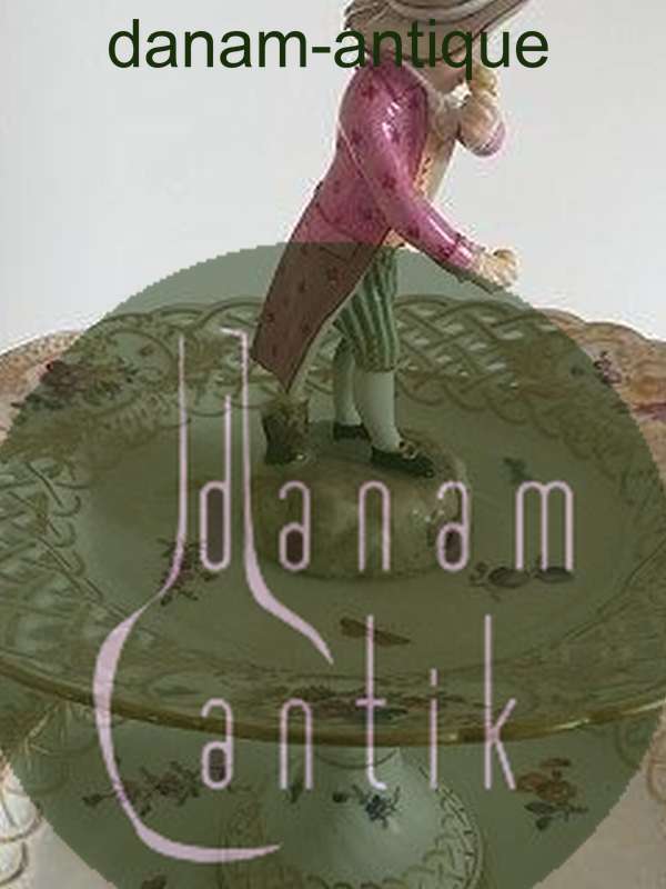 Royal Copenhagen Full Saksisk blomst opsats med figur 41cm