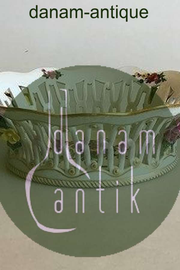 Royal Copenhagen Fuld Saksisk Blomst, oval frugtskål med gennembrudt kant. No 1581