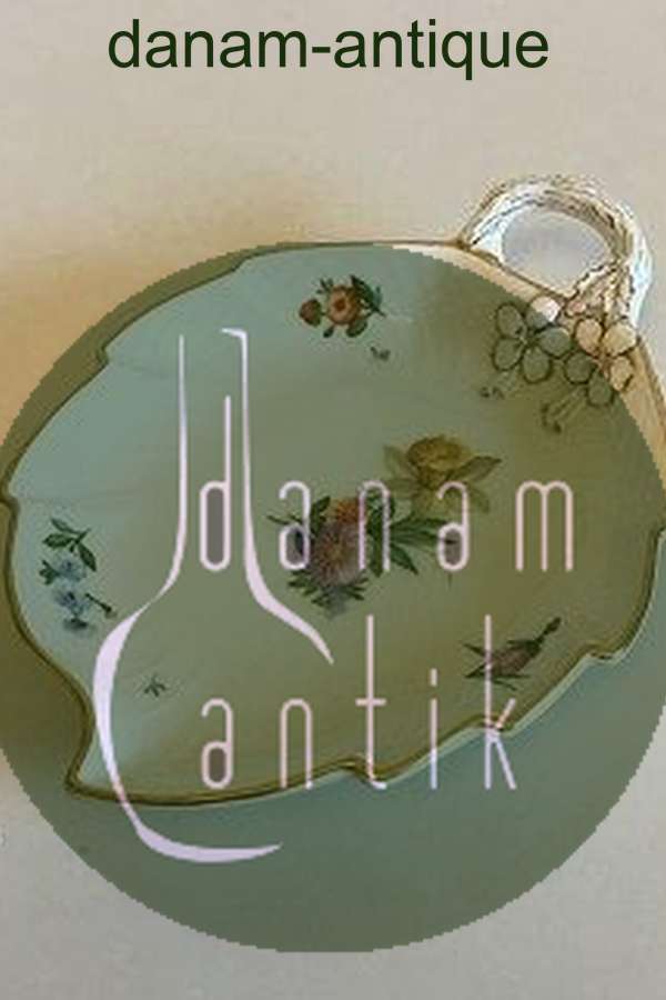 Royal Copenhagen Light Saxon Flower Leaf shaped Assiet No 1597