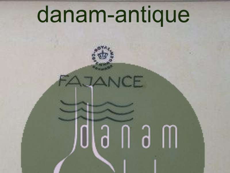 Royal Copenhagen Aluminia The bakkebord med skib "svanen"