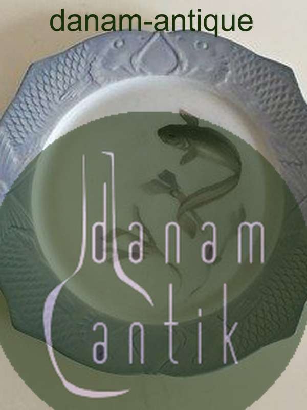 Royal Copenhagen Art Nouveau Plate with Fish Border No 82