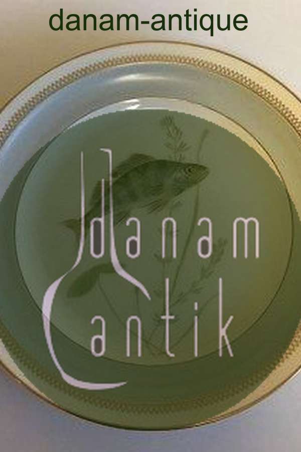 Royal Copenhagen Fish Service No 1168 Dinner Plate No 9/1168/9581