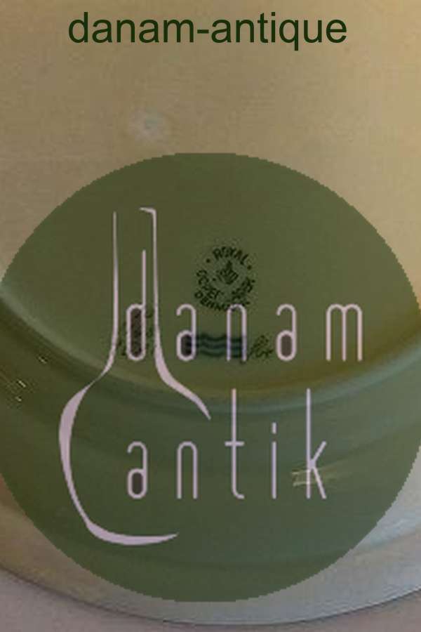 Royal Copenhagen Fish Service No 1168 Dinner Plate No 10/1168/9581