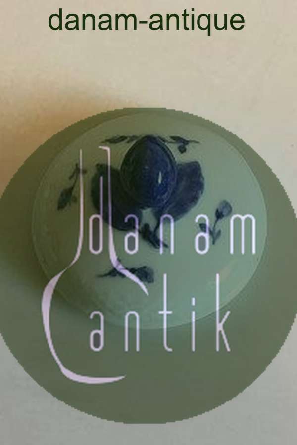 Royal Copenhagen Blå Blomst Flettet Låg No 8082