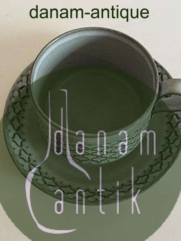 Bing Grondahl/Kronjyden炻器灰色堇菜咖啡杯和碟子No 305