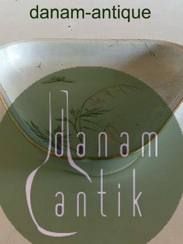 Bing & Grøndahl Art Nouveau trekantet skål med summerfugl og guldsmed