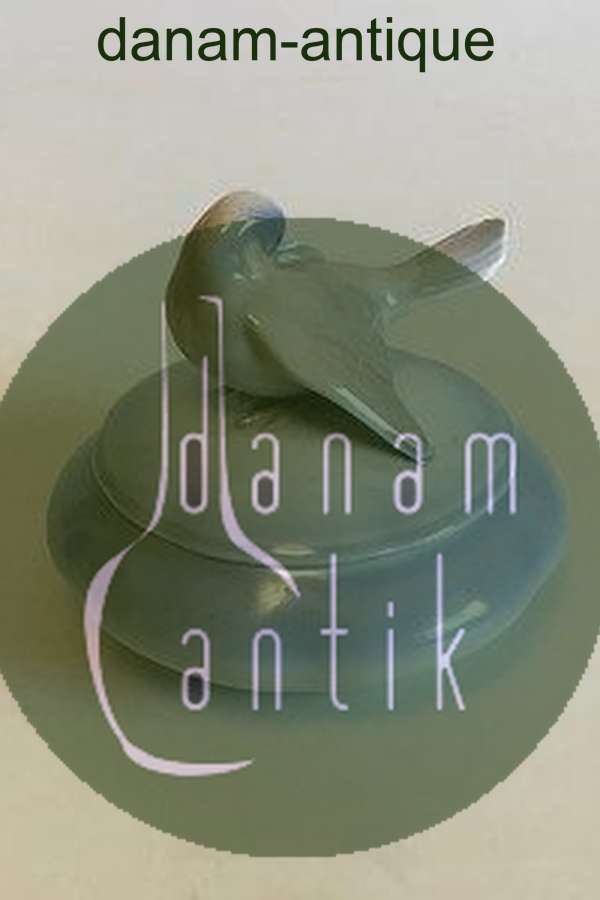 Bing & Grøndahl Art Nouveau Bonbonniere med fugl på låget No 1623 PMN