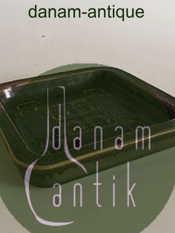 Valdemar Petersen的Bing Grondahl炻器碗 No 234