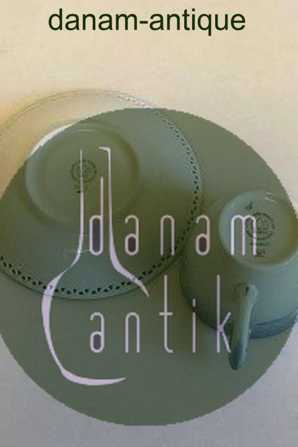 Bing & Grøndahl Måge med Guld Kaffekop med underkop med gennembrudt kant No 305.5