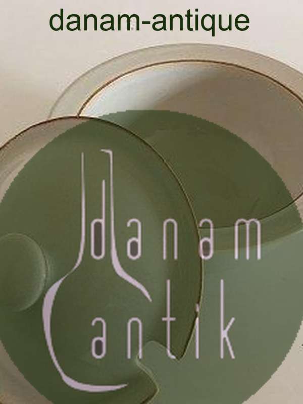 Bing Grondahl 釉面石器 "Coppelia "带盖服务碗 No 512