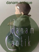 英国皇家哥本哈根的儿童坐像No 1517